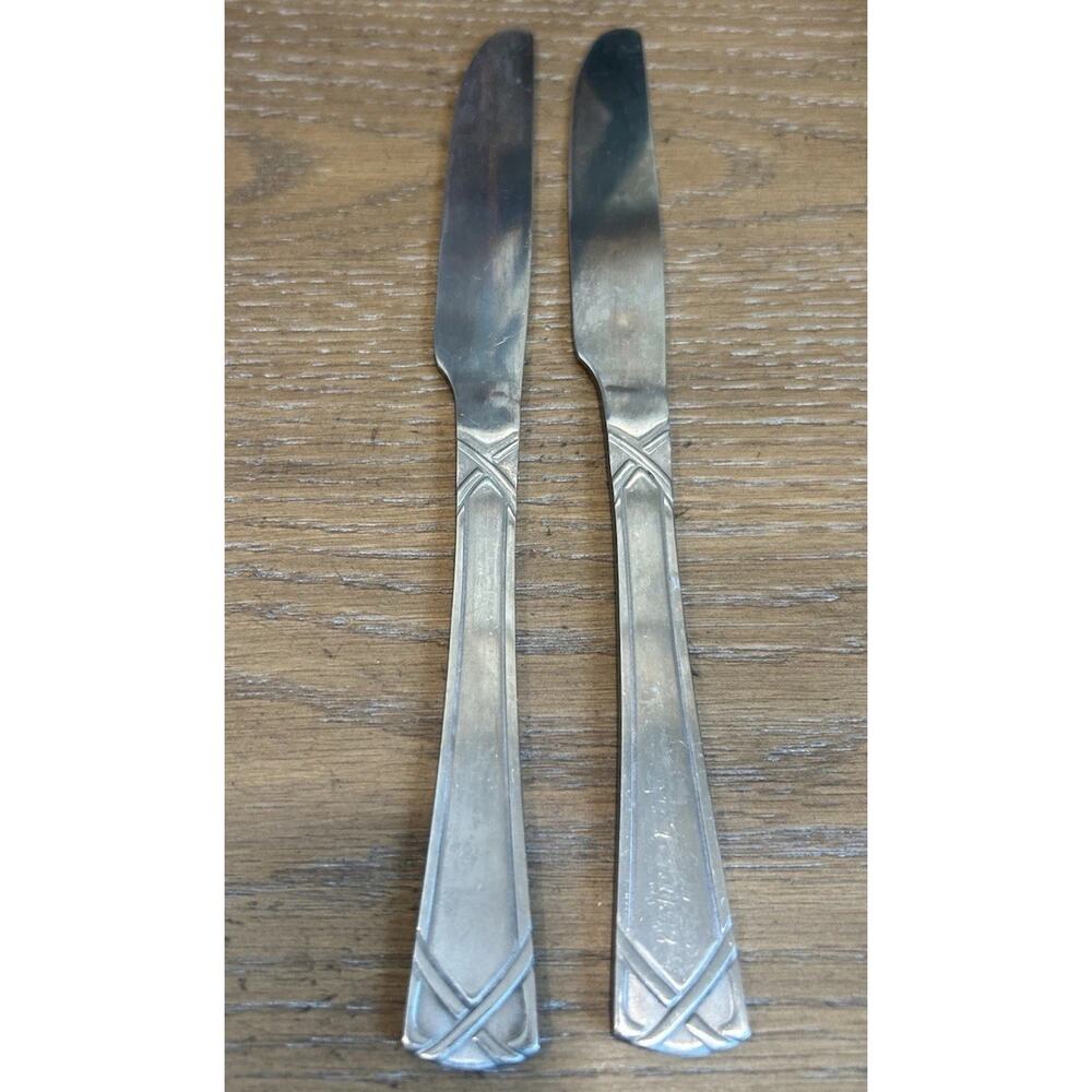 Lot of 2 Farberware MADELINE Dinner Knives Stainless 9” Knife Flatware